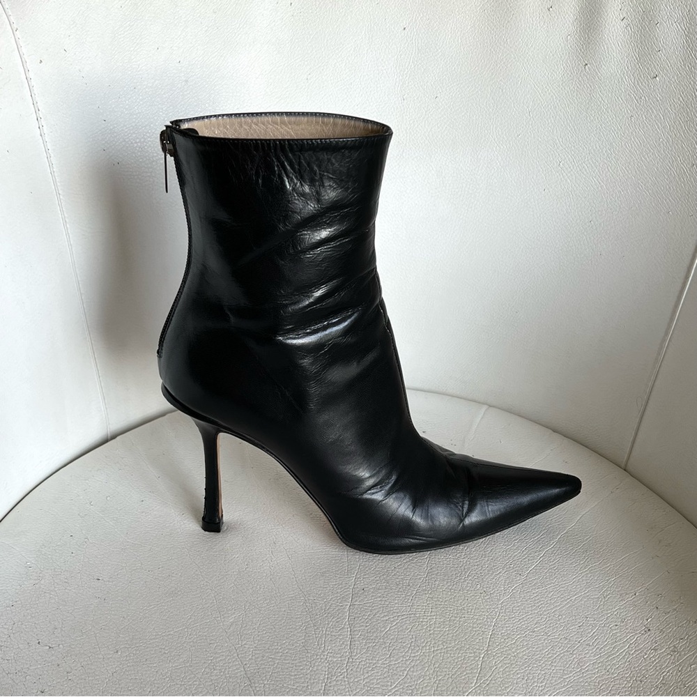 ◢ /|\( ;,^;-;^;)/|\ ◣

Vintage Jimmy Choo Black Leather Ankle Boots